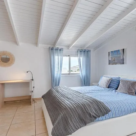 Sea View Penthouse Eden - Lejlighed
